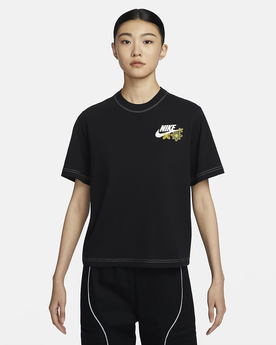 Nike Sportswear Women s Boxy T Shirt